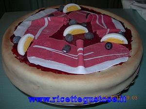 Torta pizza con prosciiutto e uova sode